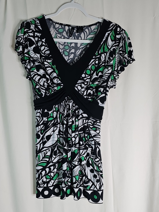 new directions Tops - New Directions Black, White & Green V-Neck Print Top